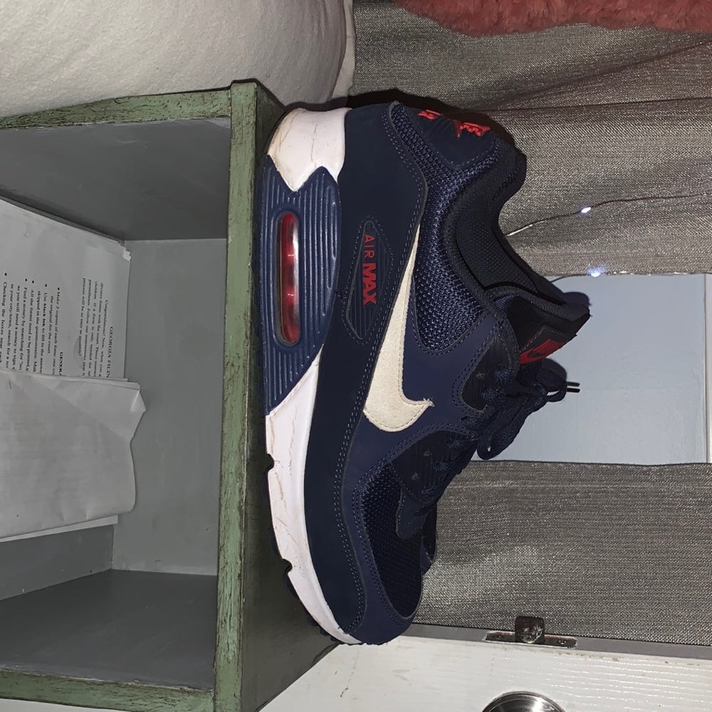 Blue and red Atlanta braves like new airmax 90 mens size 9